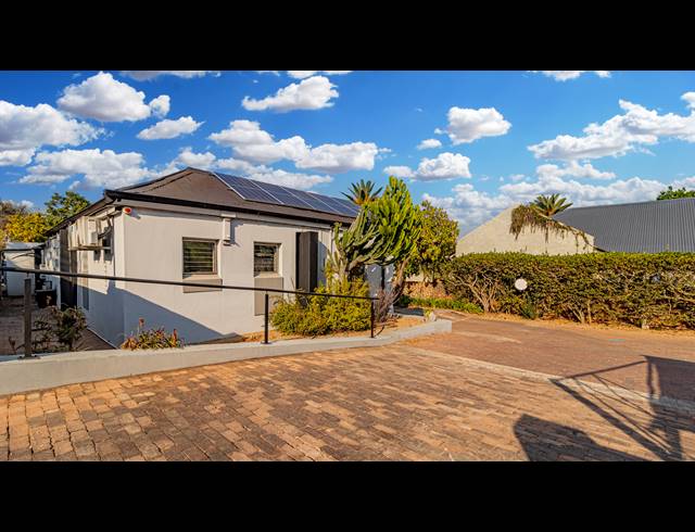 30M² OFFICE TO LET IN PARKTOWN